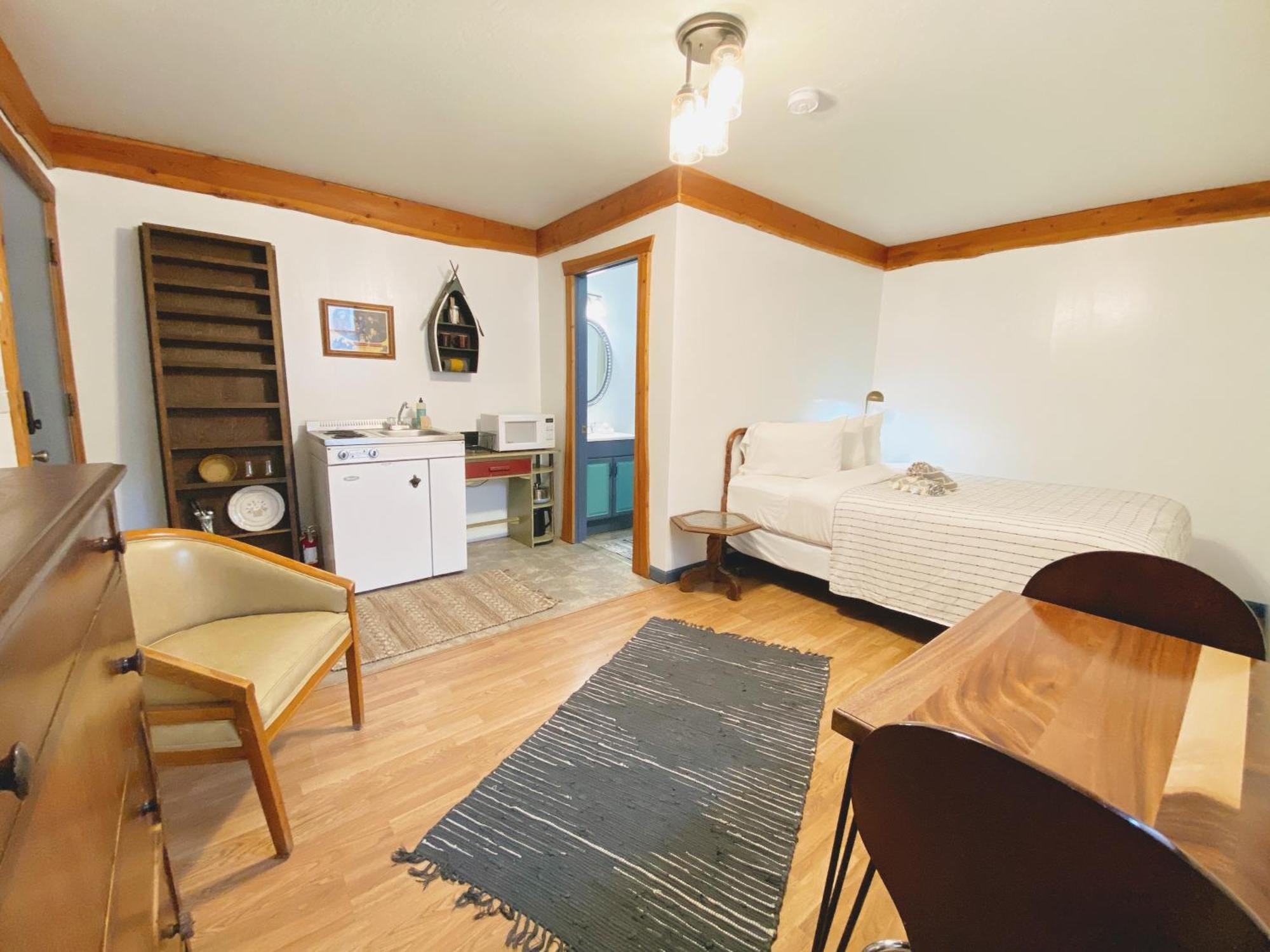 Flathead Lake Resort Woods Bay 외부 사진