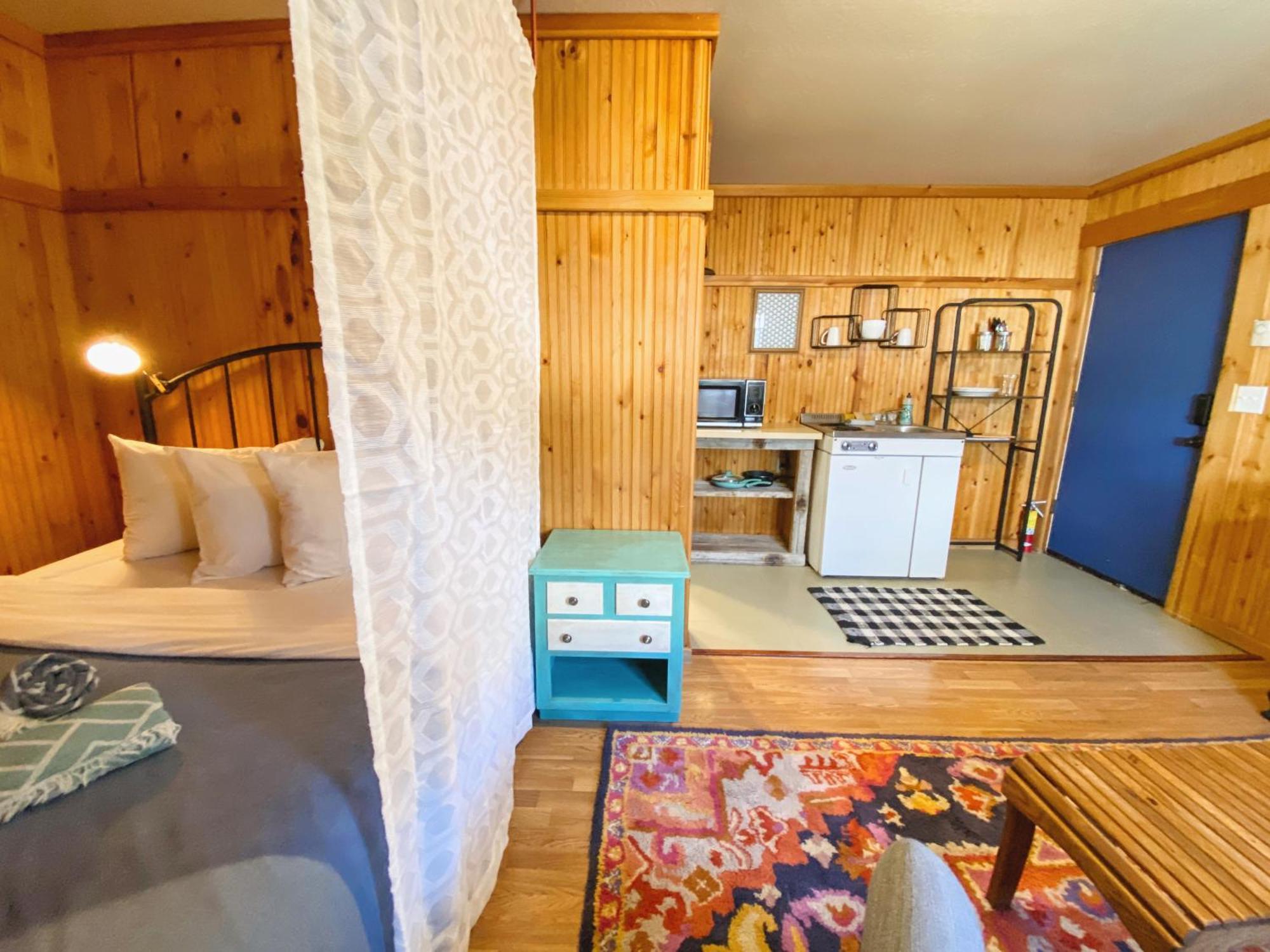 Flathead Lake Resort Woods Bay 외부 사진