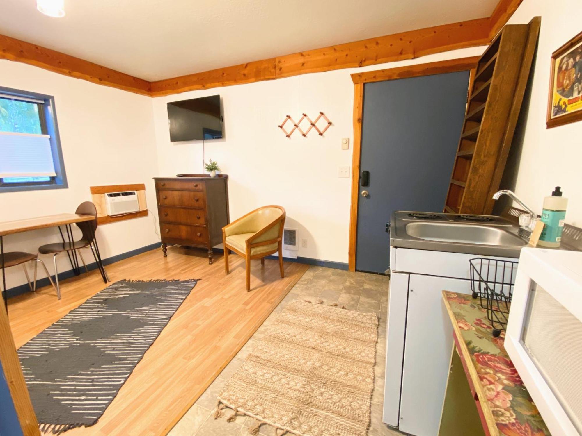 Flathead Lake Resort Woods Bay 외부 사진