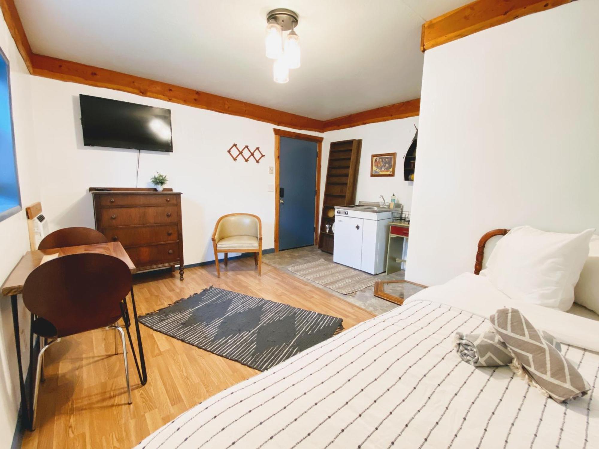 Flathead Lake Resort Woods Bay 외부 사진